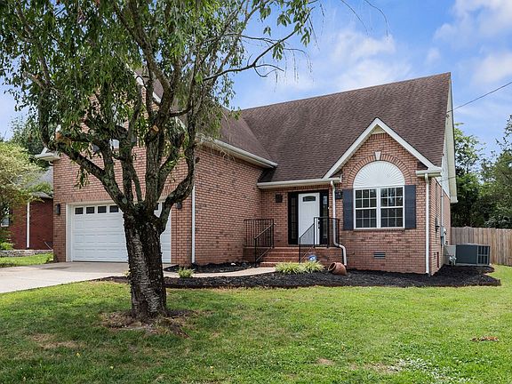 5th image of 329 Alexis Dr