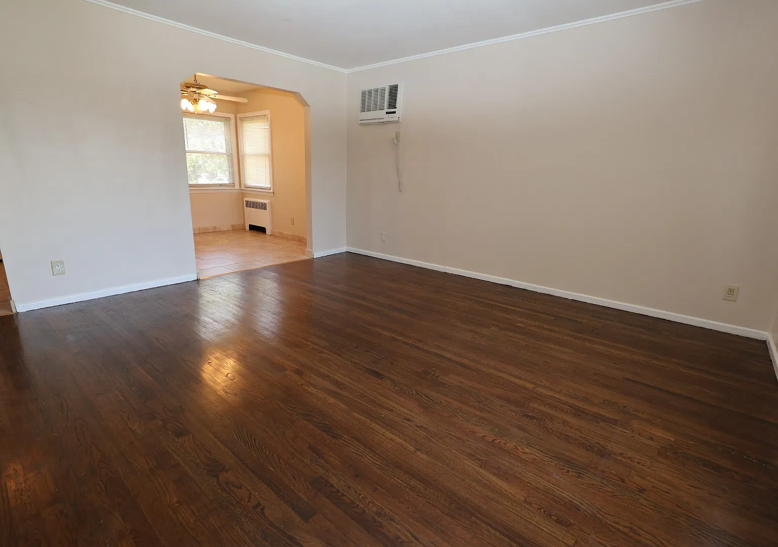 2 bed, 1000 sqft, $3,400 — Photo 3