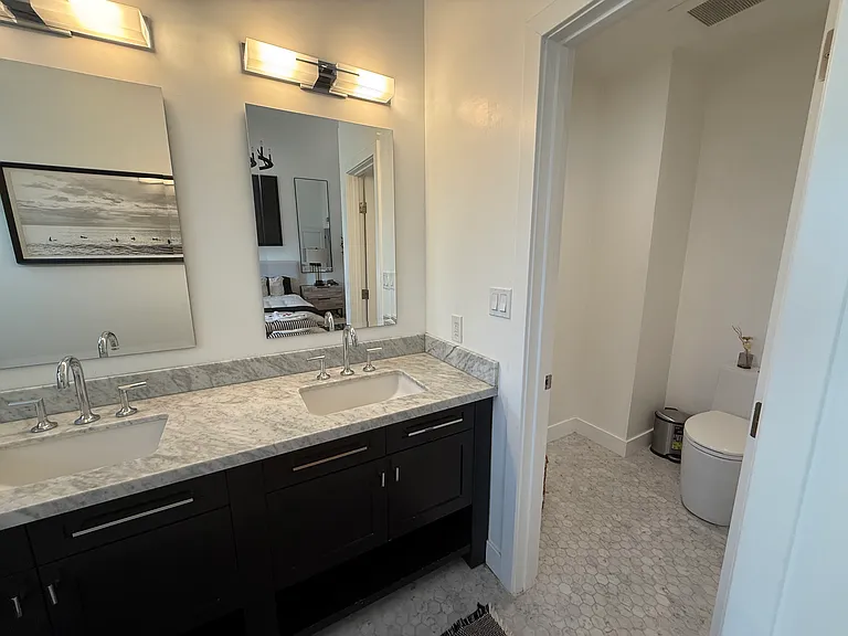 8611 Burton Way #15 — Photo 11