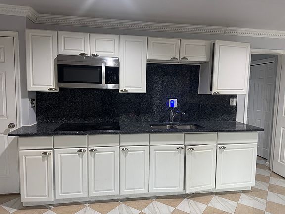 4th image of 4930 Schuyler Dr