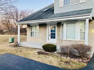 3524 Willowview Ct, Aurora, IL 60504
