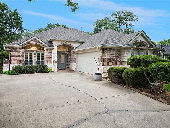 3rd image of 1403 Briar Meadow Dr