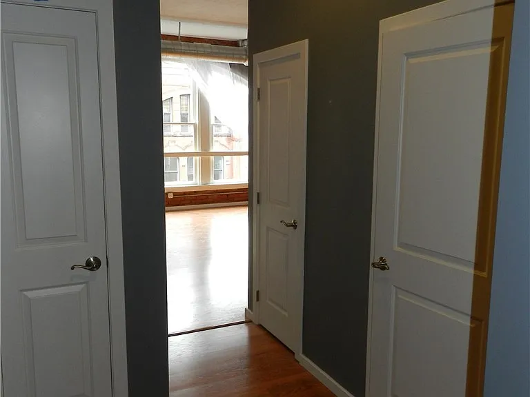 317 S Clinton St #4A — Photo 2
