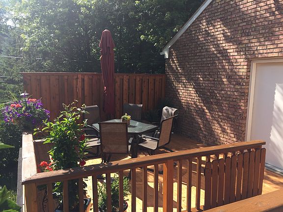 Deck W/ Privacy Wall