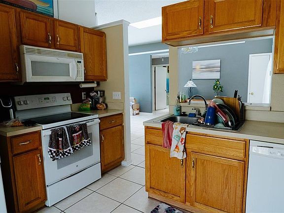 2nd image of 151 Bluebrook Ct