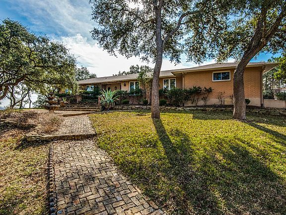 3rd image of 7836 Summit Cir