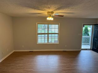 16 Oak Meadow Ln, Thomasville, NC 27360