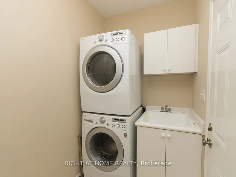 3053 Janice Dr — Photo 16