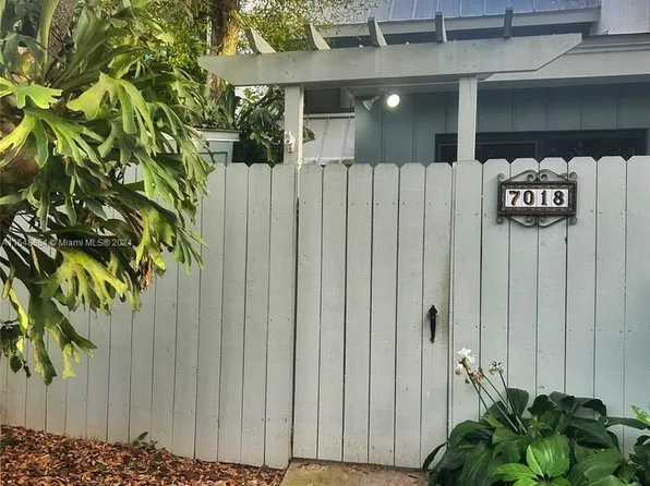 (undisclosed Address), Miami, FL 33155