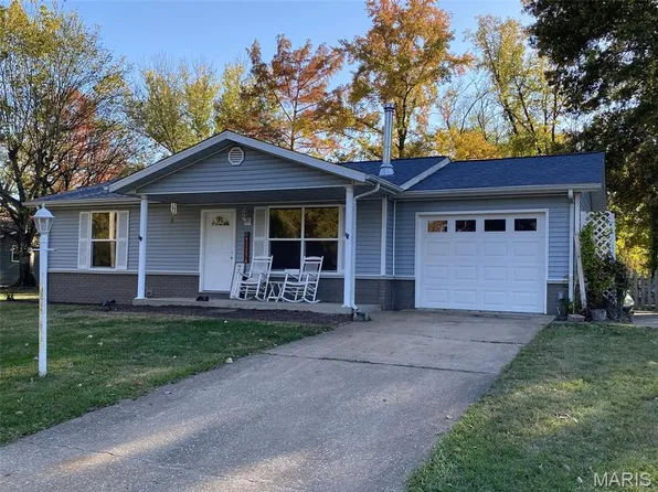 1116 Priscilla Ct, New Athens, IL 62264