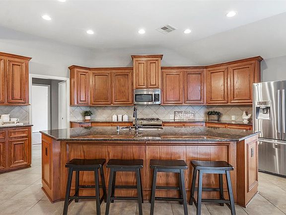 4th image of 28527 Spiceberry Dr