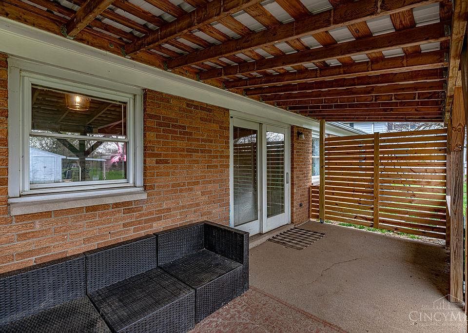 7527 Red Robin St, Franklin, OH 45005 | Zillow