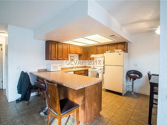 3rd image of 4300 N Lamont St APT 227