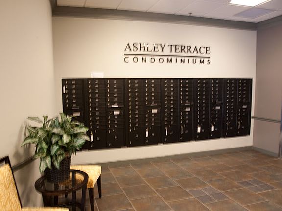 4th image of 111 N Ashley St Suite 606