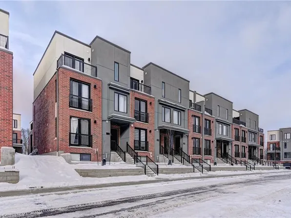 99 Roger St #35, Waterloo, ON N2J 0G1