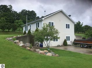 2150 S West Bay Shore Dr, Suttons Bay, MI 49682