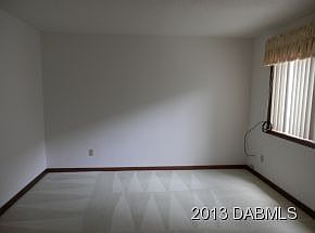 5th image of 180 Deer Lake Cir