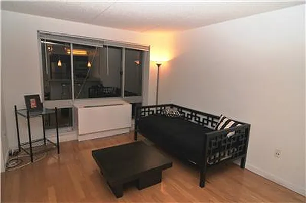Rented by R New York | media 16