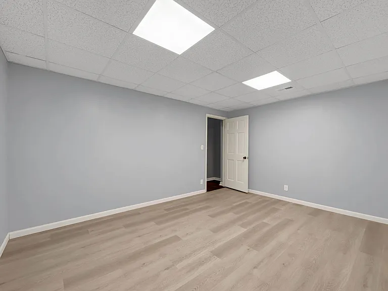 8870 Glen Ferry Dr — Photo 20