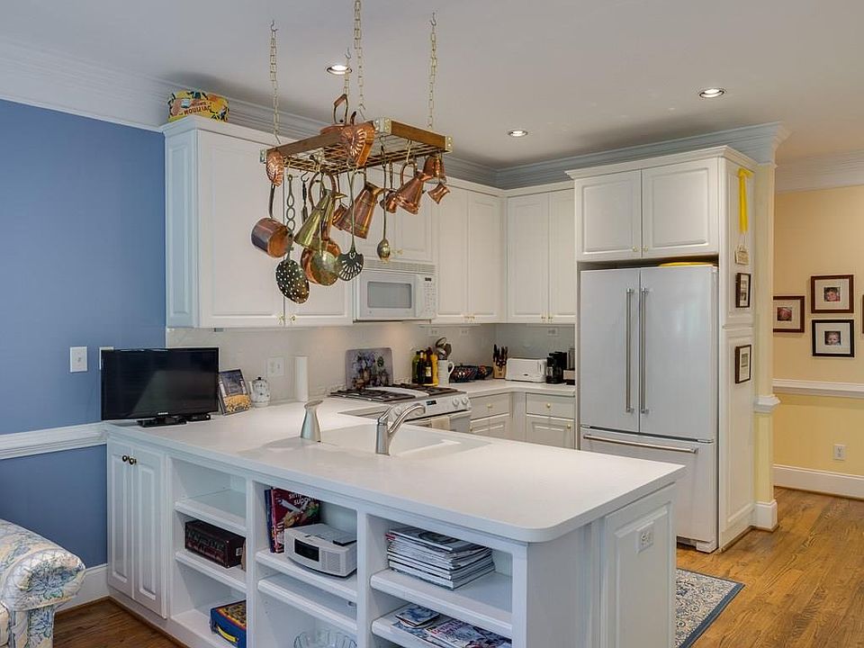 2nd image of 668 Clifton Rd NE