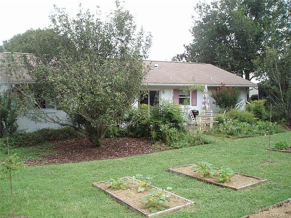 2nd image of 3800 N Honeylocust Dr