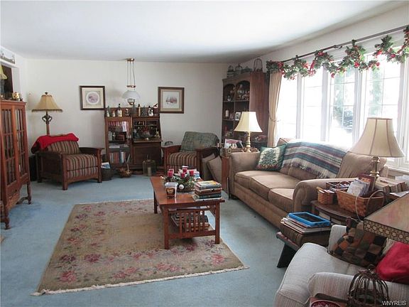 5th image of 196 Columbia Dr