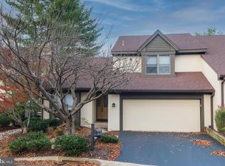 203 Springhouse Pond Dr, Wayne, PA 19087