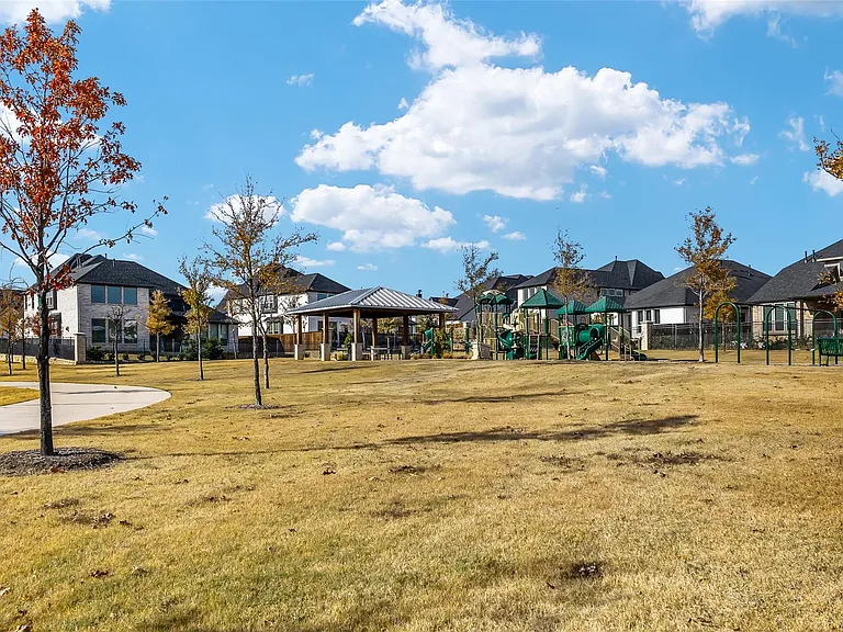 584 Meandering Ln — Photo 25