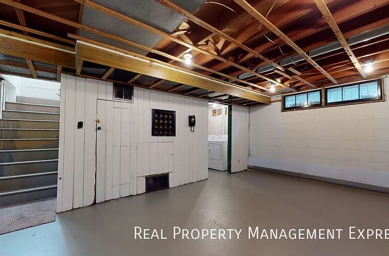 411 S Willow Ave — Photo 19