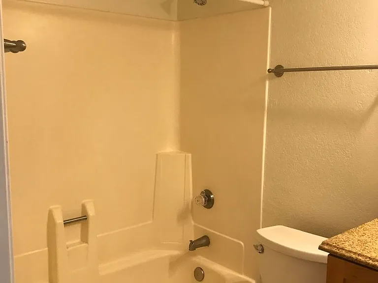 1808 N 32nd St #101 — Photo 12