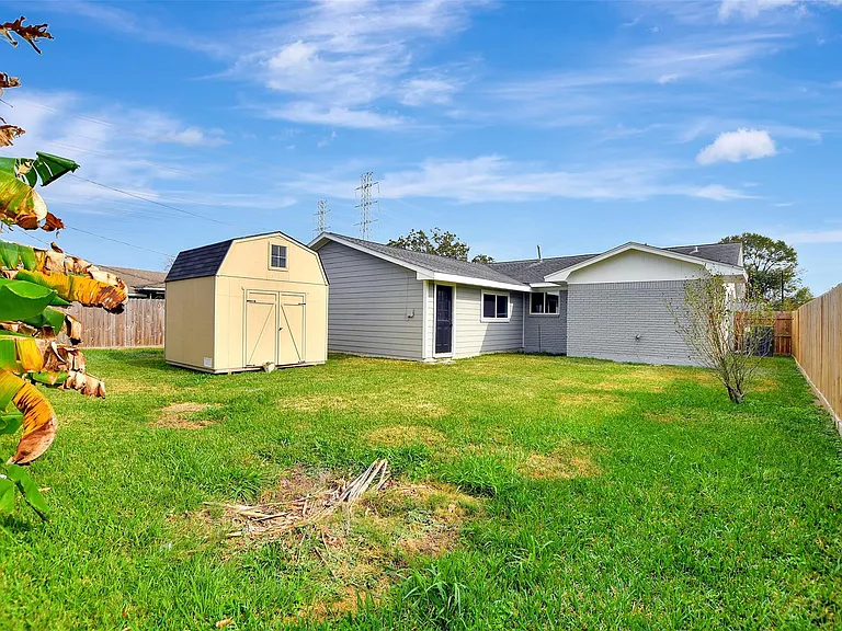 704 Teabury Ave — Photo 36