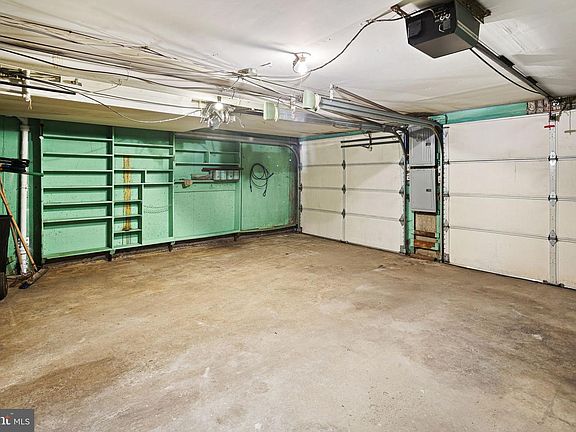 3rd image of 5489 Quentin St