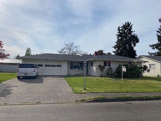 1st image of 215 44th Ave SE