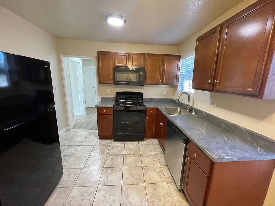 1256 99th Ave