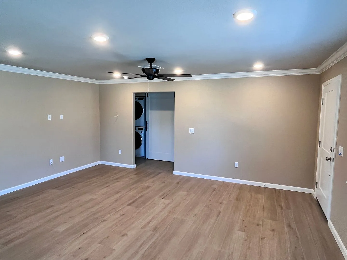 Charming 2 Bedroom Home for Rent in Martinez! — Photo 4