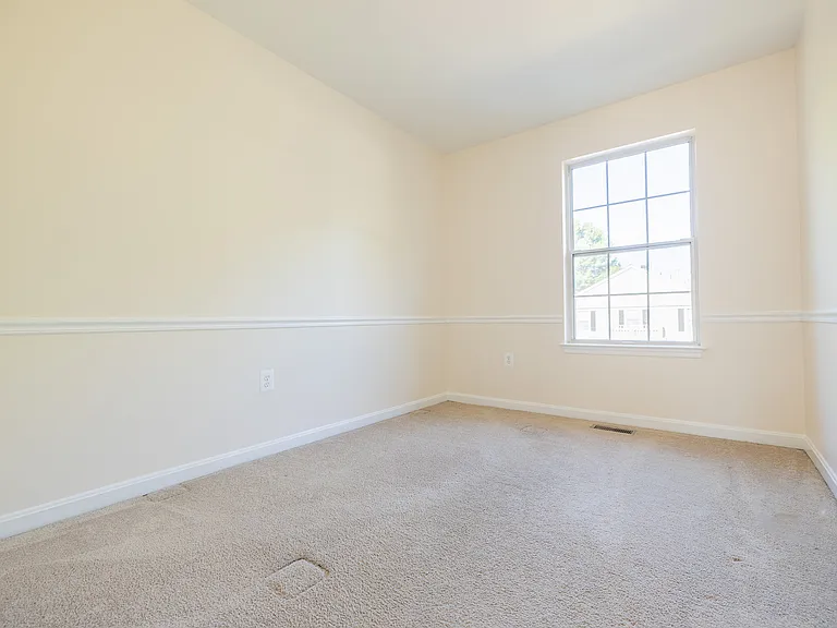 12866 Hyannis Ln — Photo 9