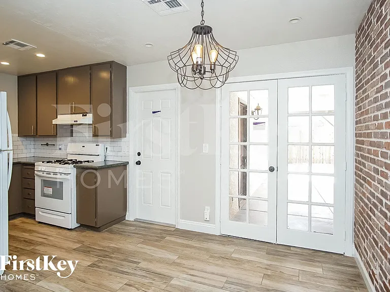 227 Autumn Ct — Photo 5
