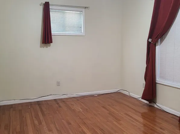 561 Avenue East image 30 of 36