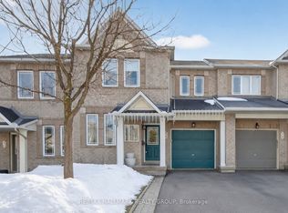 54 Charleston St, Ottawa, ON K2G 7G1