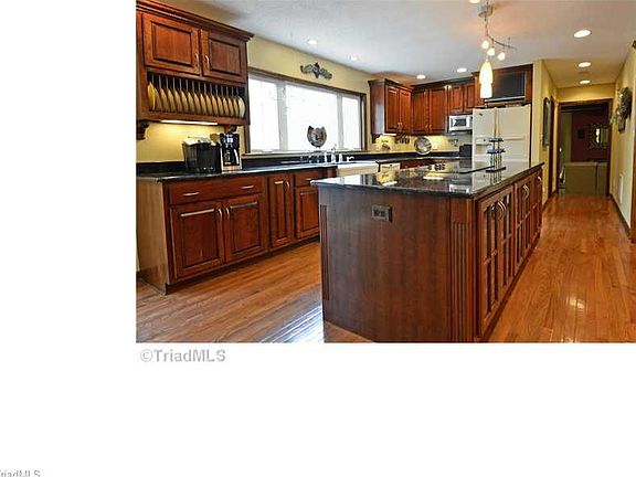 2nd image of 5304 Ashbey Ln