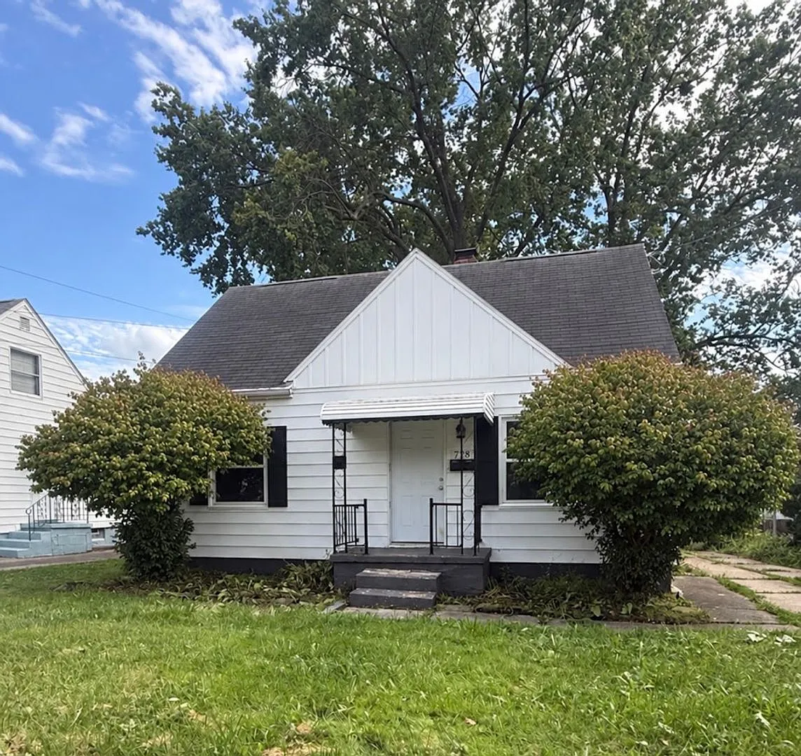 This 3 Bedroom 1 Bathroom Home is Rent Ready! — Photo 1