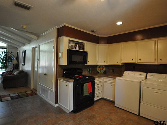3rd image of 517 Robert St
