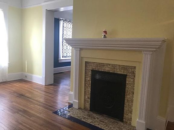 3rd image of 2800 Archwood Ave