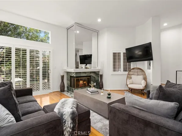 18730 Hatteras St Unit 46, Tarzana, CA 91356
