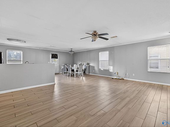 5th image of 306 Kenneth Blvd NW