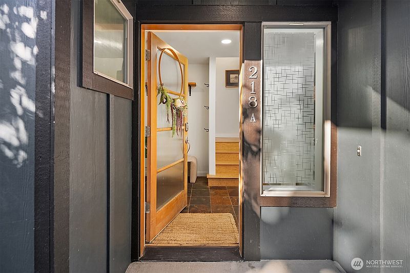 4th image of 218 24th Avenue E #A