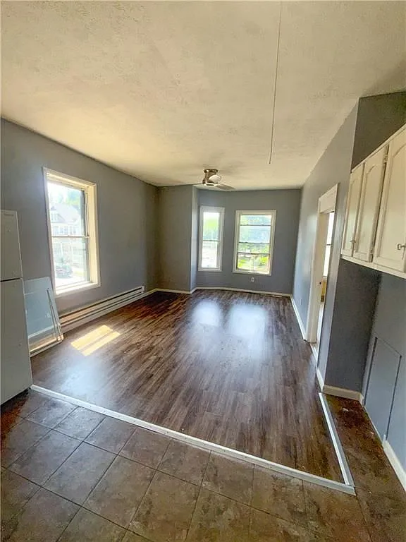 2 bed, 2.0 bath, 2200 sqft, $1,375 — Photo 4