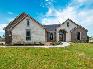 11426 Kings Point Blvd, Mont Belvieu, TX 77535