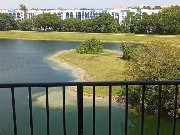 5th image of 9686 Fontainebleau Blvd APT 601