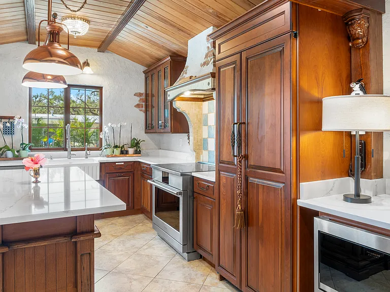 594 Bougainvillea Ln — Photo 41